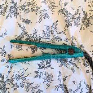 Ultra Chi hair straightener